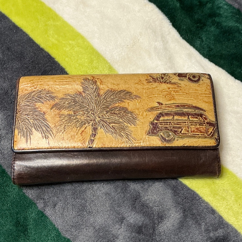 🖤🤎Brahmin Tan and Brown Palm Tree Embossed Leather Wallet. 🤎🖤